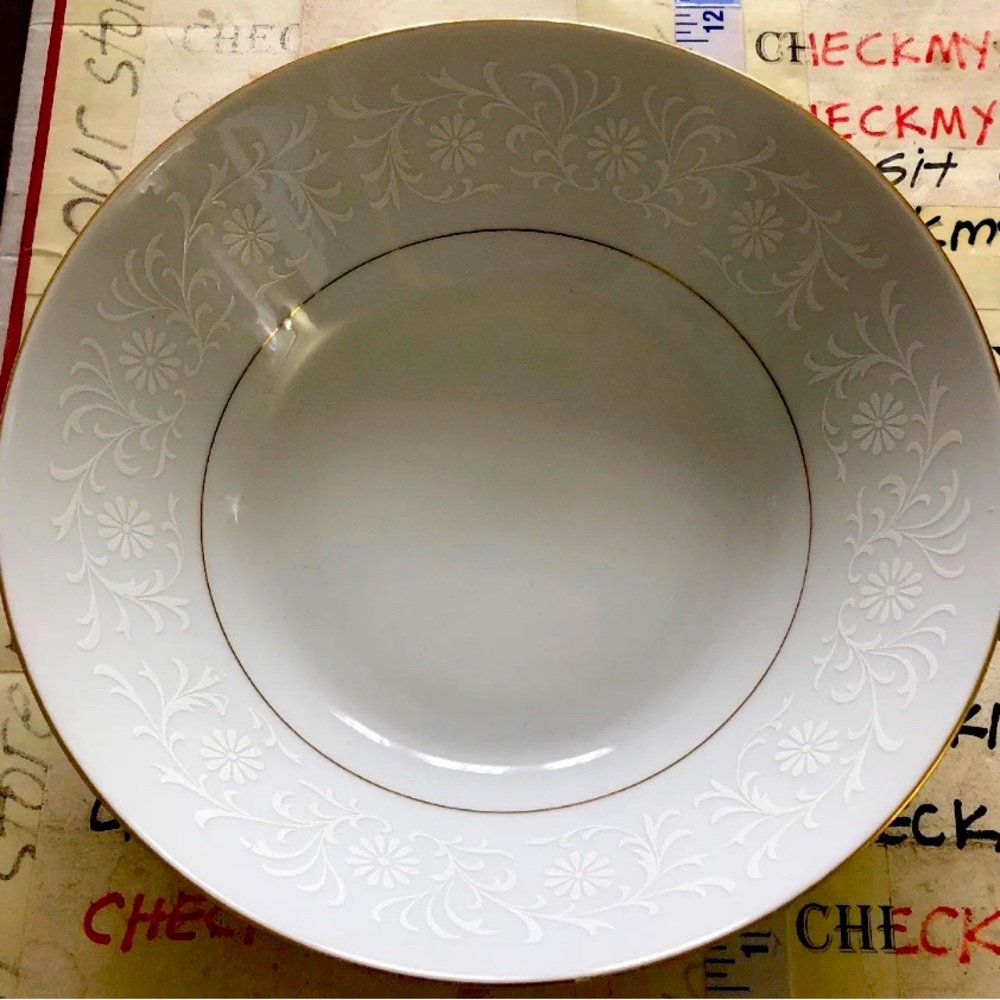 ANTIQUE COVINGTON NEW IN BOX FINE CHINA CHANTILLY PATTERN SETS